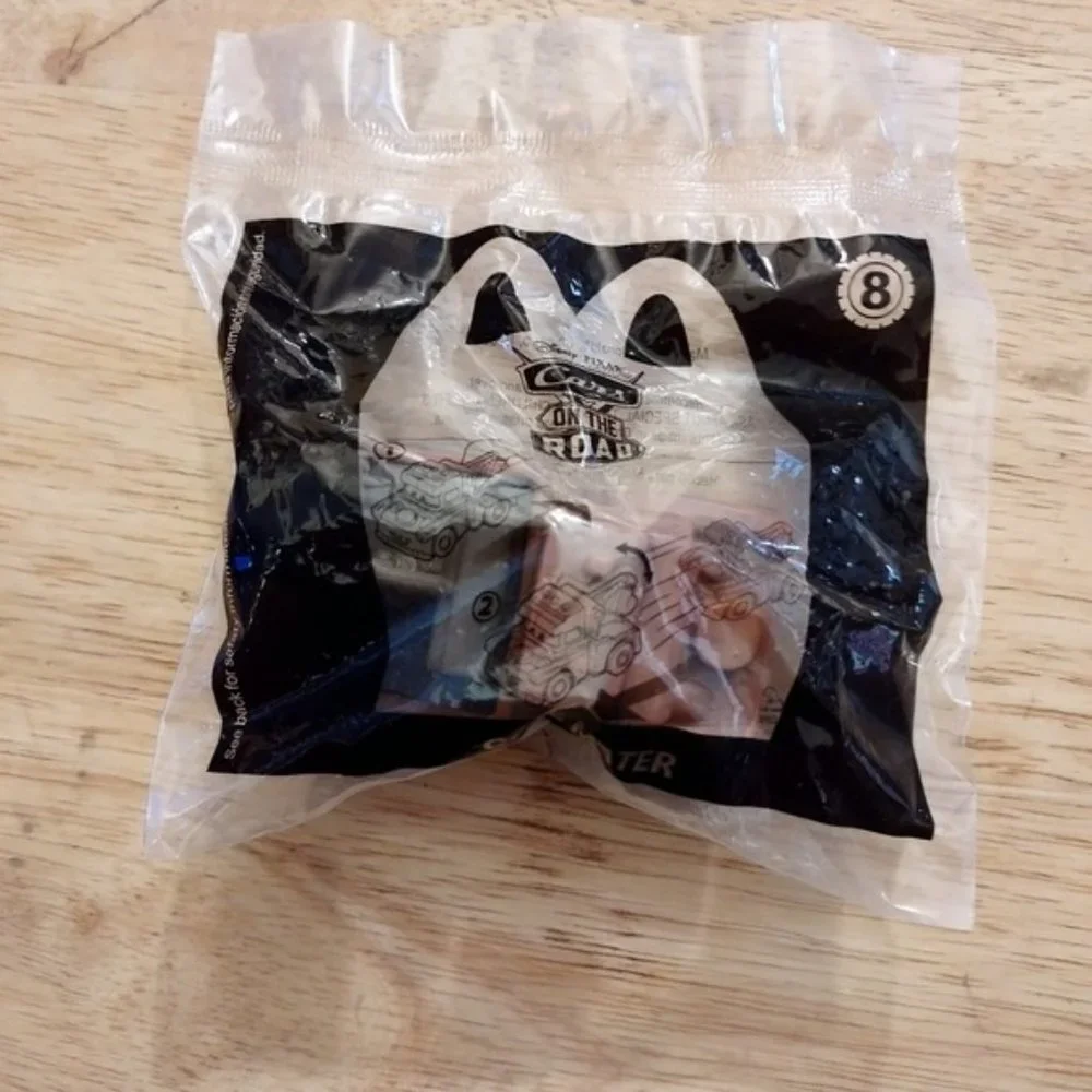 MCDONALD'S HAPPY MEAL TOY-BRAND NEW/SEALED-DISNEY PIXAR-CAVE MATER #8